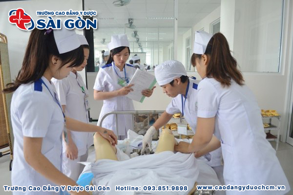 nganh-ho-sinh-hop-voi-nu-khong